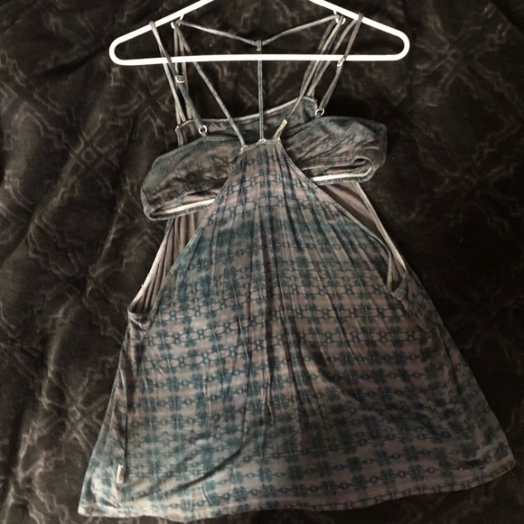 Strappy RVCA flowy top - Picture 4 of 7